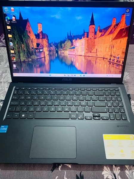 ASUS VIVO BOOK SONICMASTER 15.6 7