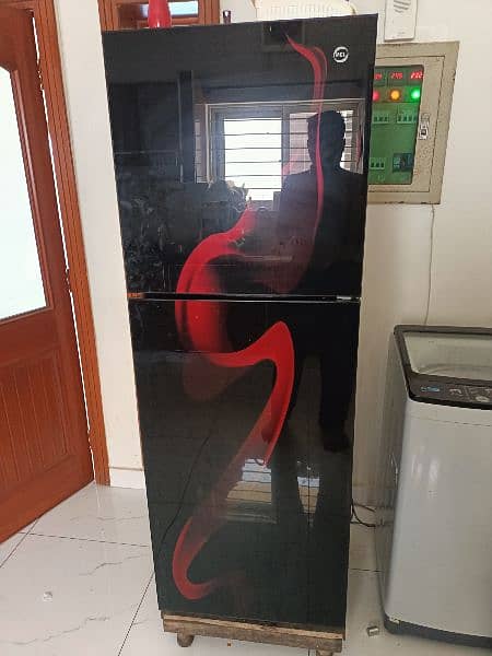 Pel glass door refrigerator 260 liters size 3