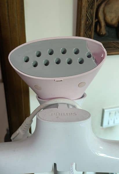 Philips Origin Garments Steamer 1