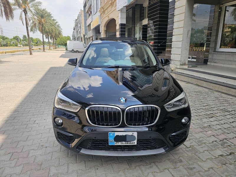 BMW X1 2018, full option, total genuine, bmw maintained 0