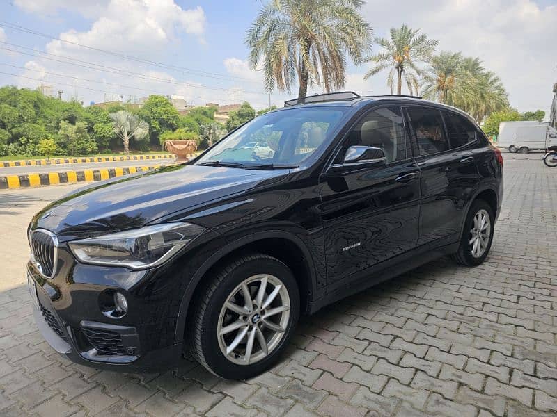 BMW X1 2018, full option, total genuine, bmw maintained 1