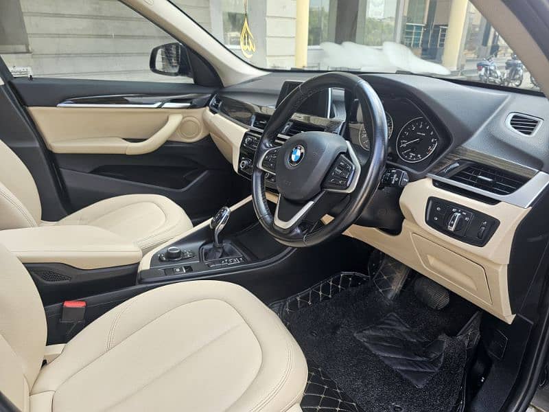 BMW X1 2018, full option, total genuine, bmw maintained 8