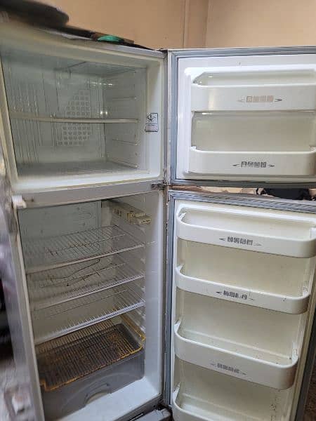 High-Quality Used Refrigerator – Excellent 2