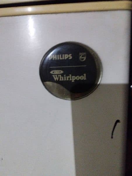 Phillips Whirlpool Refrigerator in excellent condition 4