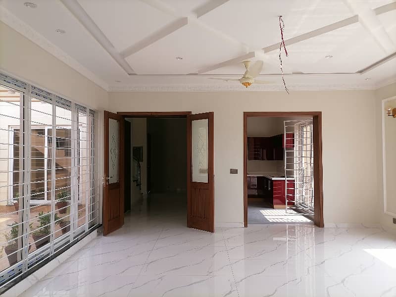 upper Portion With Three Bed Rooms Lounge Drawing Room For Rent 4