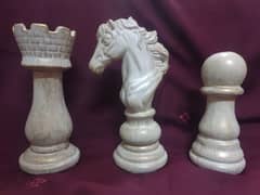 benzara ceramic chess pieces (3)