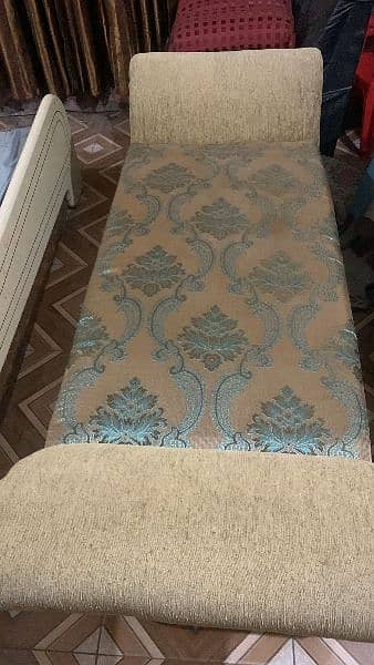 Couch In Very Reasonable Rate almost new 3