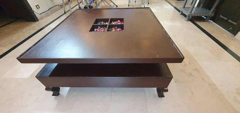 Center Table for Sale [3×3] 3