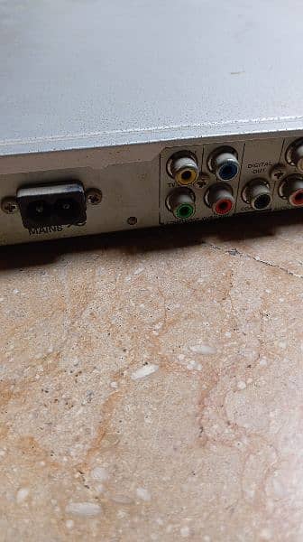 Phillips CD/DVD Player for sale in good condition 6