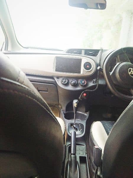 Toyota Vitz 2012 5