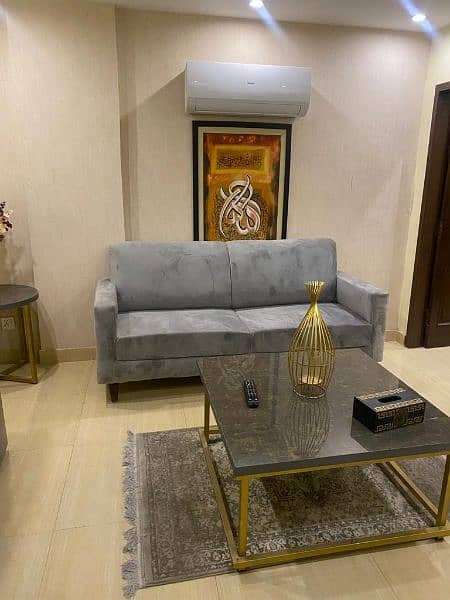 One bedroom VIP apartment for rent for short stay in bahria town 3