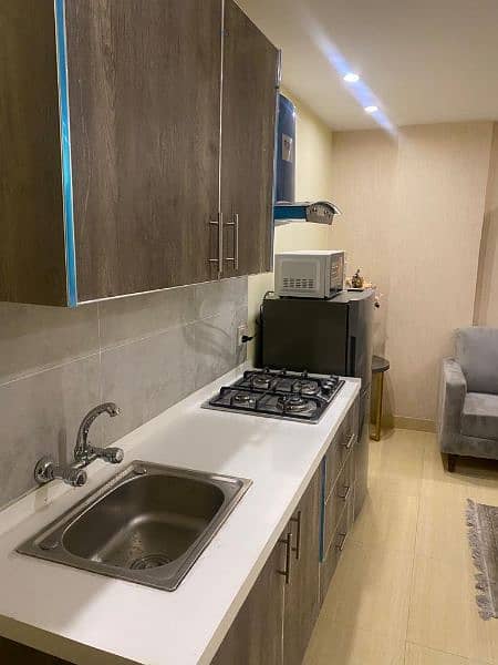 One bedroom VIP apartment for rent for short stay in bahria town 5