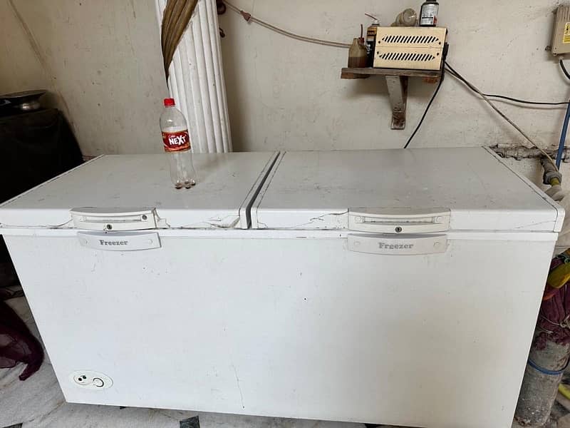 Waves Deepfreezer 9/10 Condition Model WDF 318 509Ltr Capacity 0