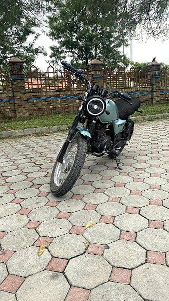 Suzuki 150 converted in cafe racer 4