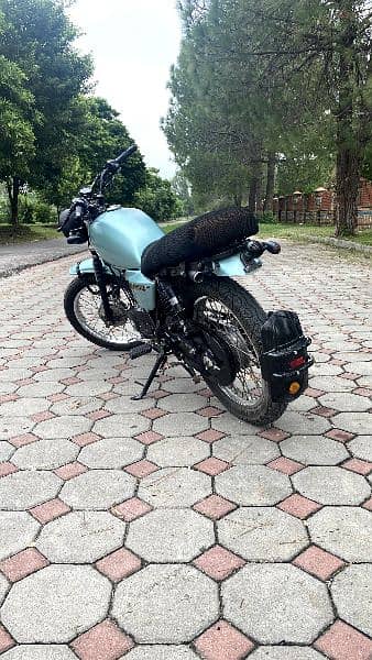 Suzuki 150 converted in cafe racer 6