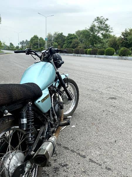 Suzuki 150 converted in cafe racer 7