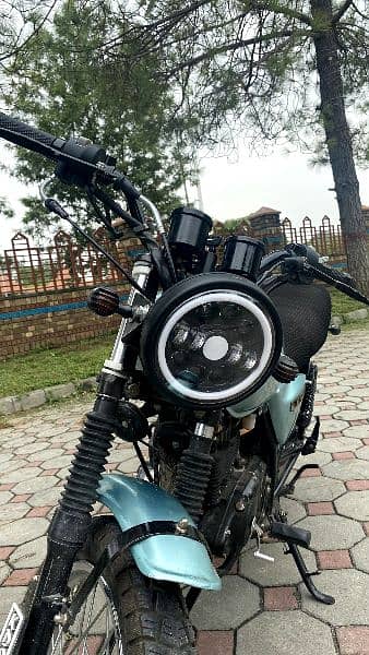 Suzuki 150 converted in cafe racer 9