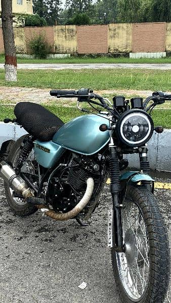 Suzuki 150 converted in cafe racer 15