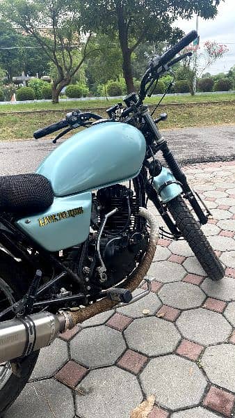 Suzuki 150 converted in cafe racer 17