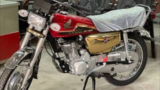 Honda 125 Red Gold Edition 2024