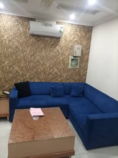 1 BED FULLY LUXURY FURNISH IDEAL LOCATION EXCELLENT FLAT FOR RENT IN BAHRIA TOWN LAHORE 0