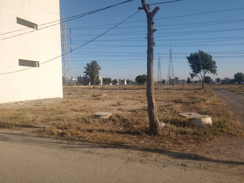 Plot for sale Saadi garden 4