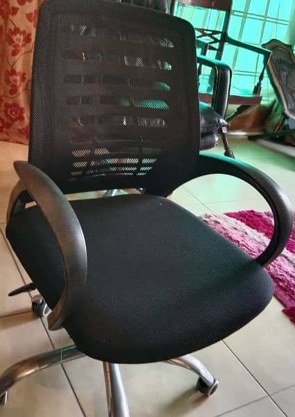 black net chair 1