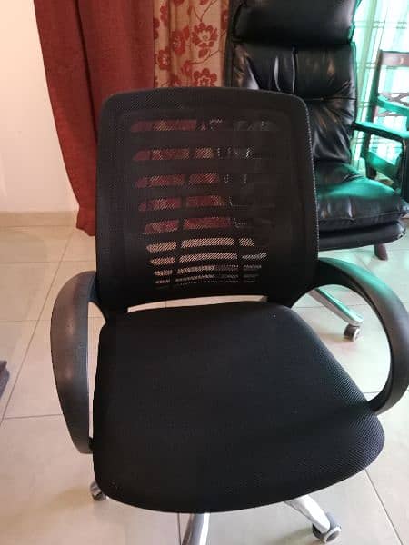 black net chair 2