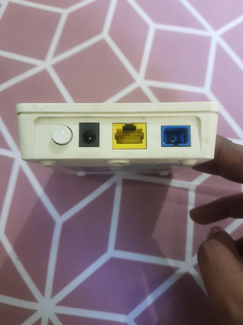 Huawei HG8010 | ONT | 1x GPON, 1x RJ45 1000Mb/s 2