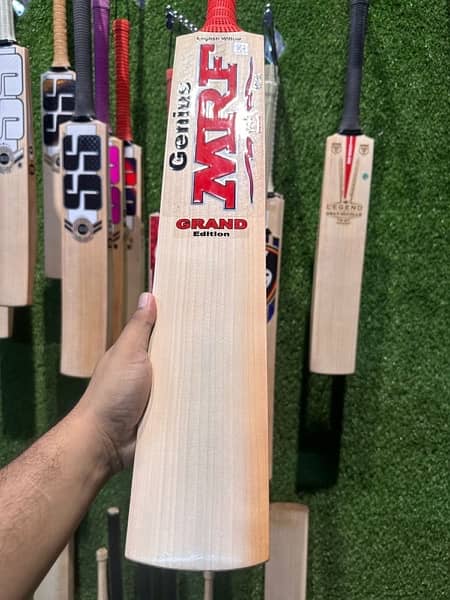 Excellent Rang of Top Graded English Willow Cricket bats Narrow Grains 1