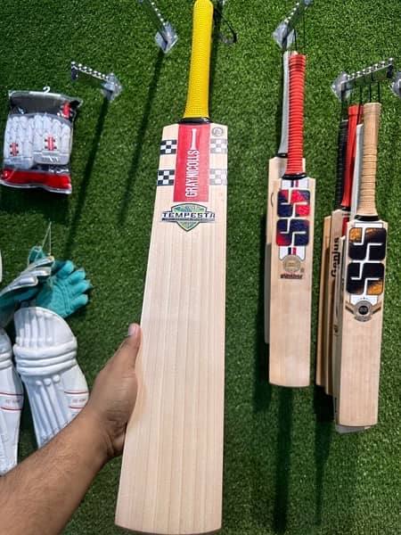 Excellent Rang of Top Graded English Willow Cricket bats Narrow Grains 6