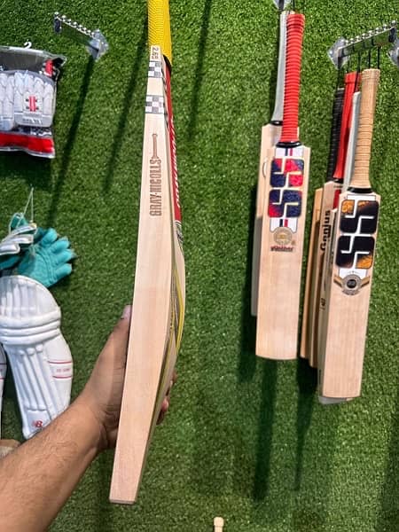 Excellent Rang of Top Graded English Willow Cricket bats Narrow Grains 7