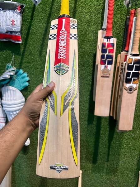 Excellent Rang of Top Graded English Willow Cricket bats Narrow Grains 11