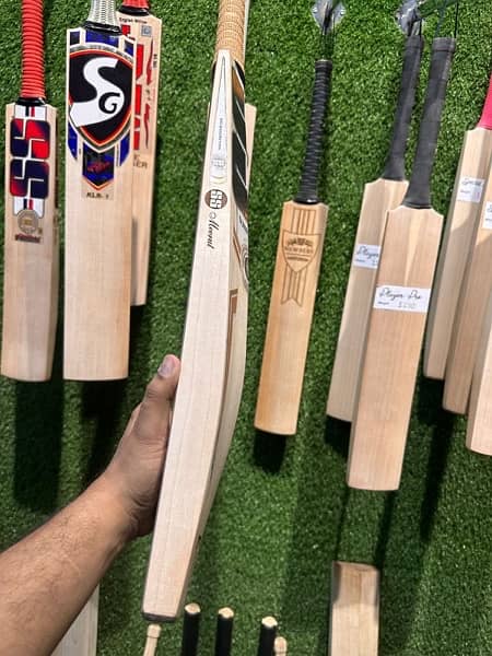 Excellent Rang of Top Graded English Willow Cricket bats Narrow Grains 13