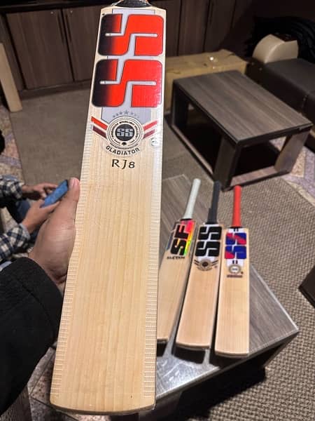 Cricket sports items/cricket bats/Grade 1 english willow cricket bats 17