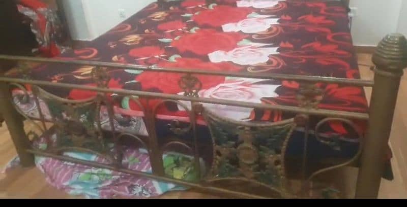 Iron Bed Good Quality In reasonable price  with dressing  table 1