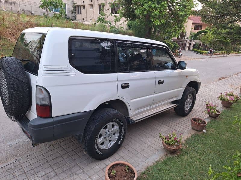 Toyota Prado 2000 1