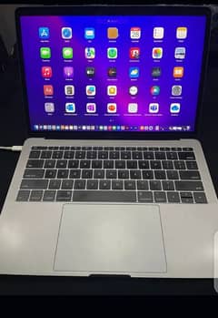 Macbook Pro 2017, 256gb SSD, Mind Condition