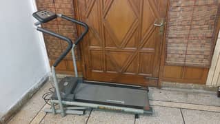 Electronic Treadmill / Walking/Running/Exercise Machine/Gym Equipment