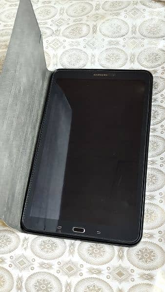 Samsung Galaxy Tab A (2016) 4