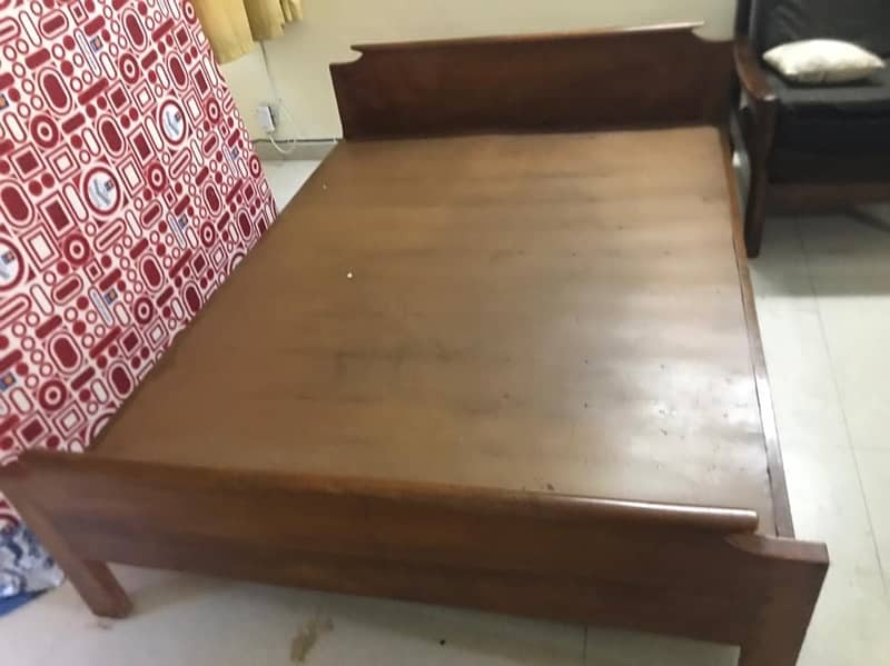 2 queen beds+2 side tables+old mattress 3