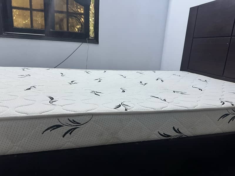 Wooden Single-Bed with High Quality Matress 2