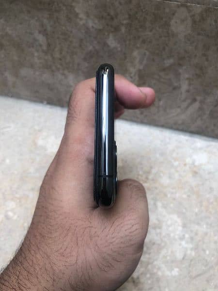 selling iPhone 11pro in a very good condition( price is Negotiatable). 1