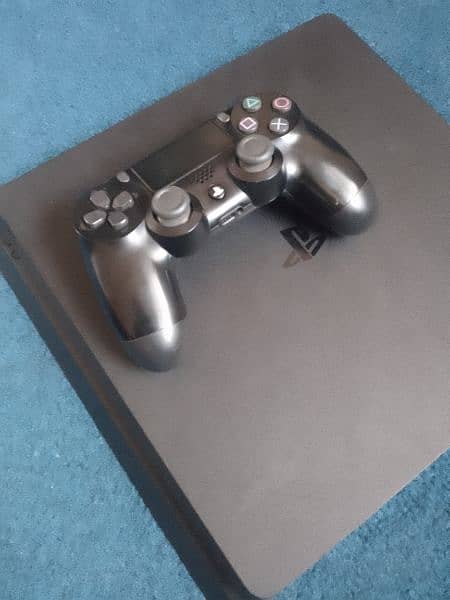 PS4 slim 1