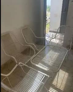 steel 4 chairs and 1 table for sell