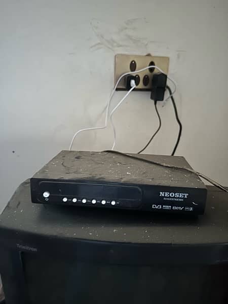 Tv Dish with full setup and cable 5