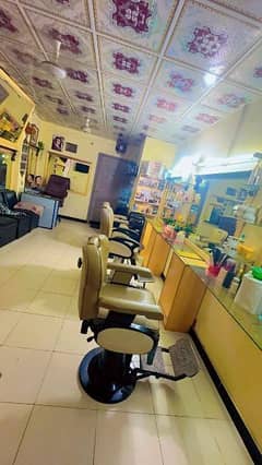 ladies beauty saloon