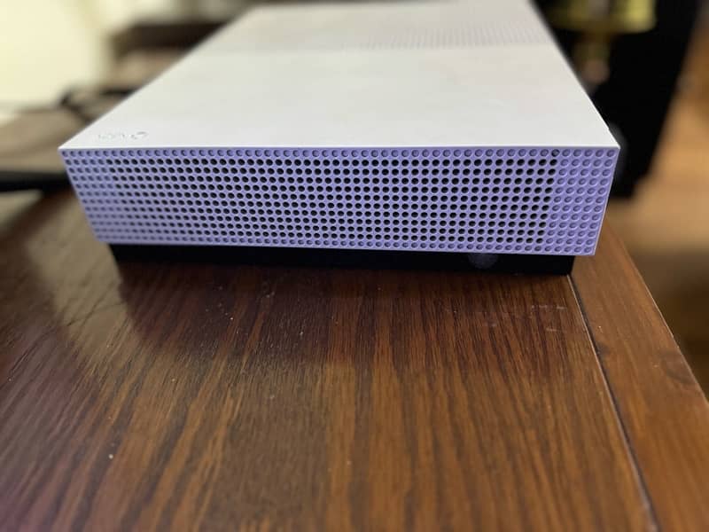 Xbox one s 1tb w/h 15 games 2