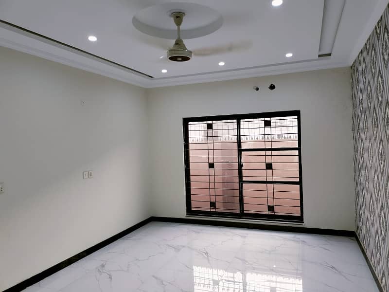 1 Kanal Portion Available for Rent in Cental Park Housing Scheme Lahore 8