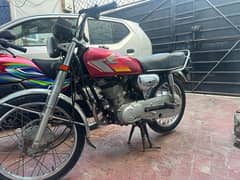 Honda 125 red 17/18 model